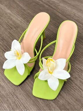 Green Lily flower open toe kitten heels sandals